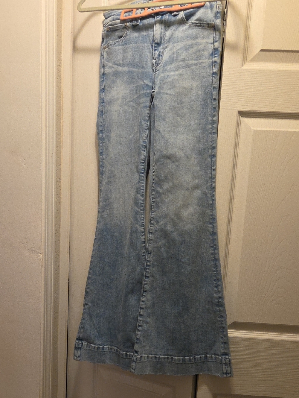 American Eagle Outfitters Light Wash Wide Leg Flare Jeans